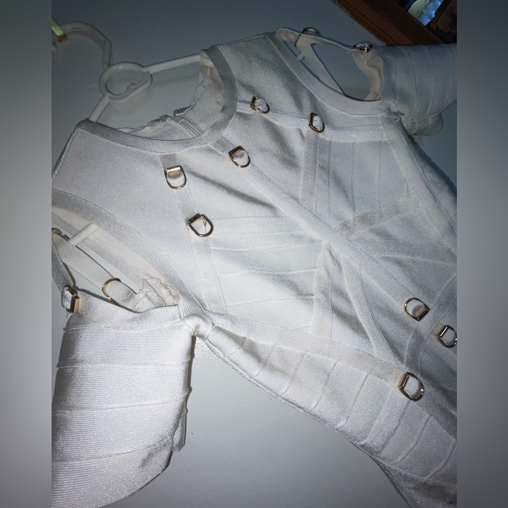White bandage cut out dress with gold metal - Picture 10 of 10